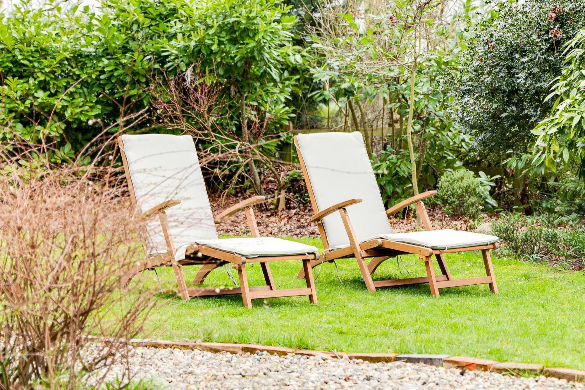 Oak Tree Hideaway Villa Whitchurch  Exterior photo