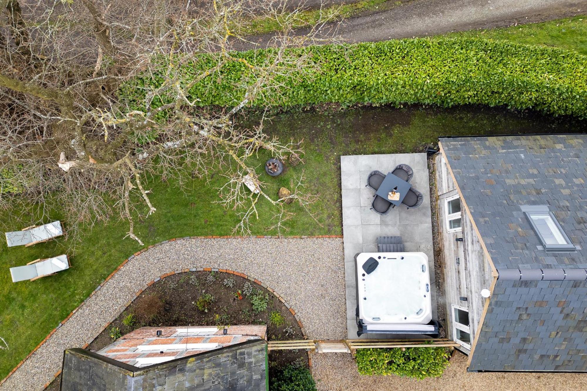 Oak Tree Hideaway Villa Whitchurch  Exterior photo