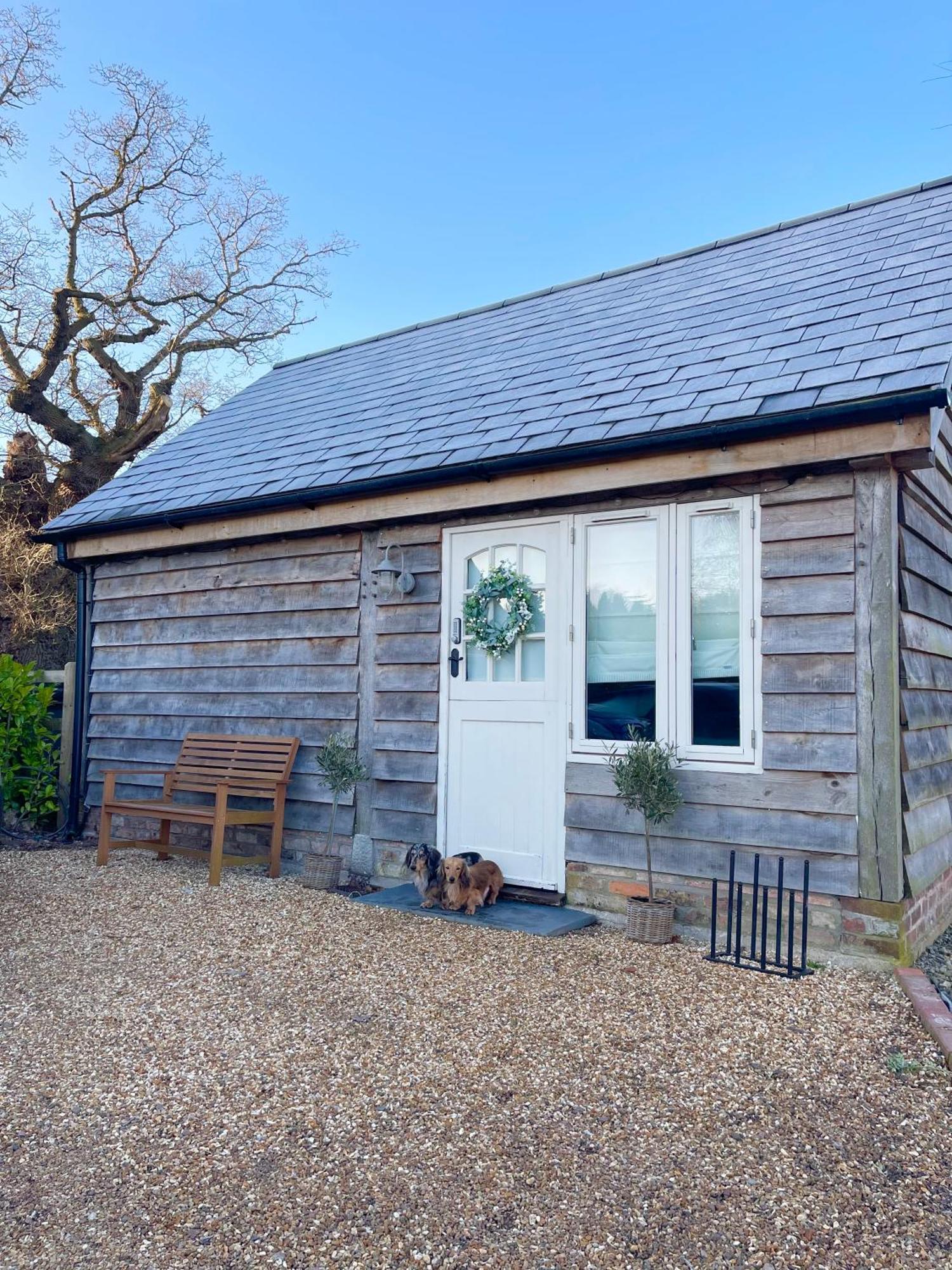 Oak Tree Hideaway Villa Whitchurch  Exterior photo